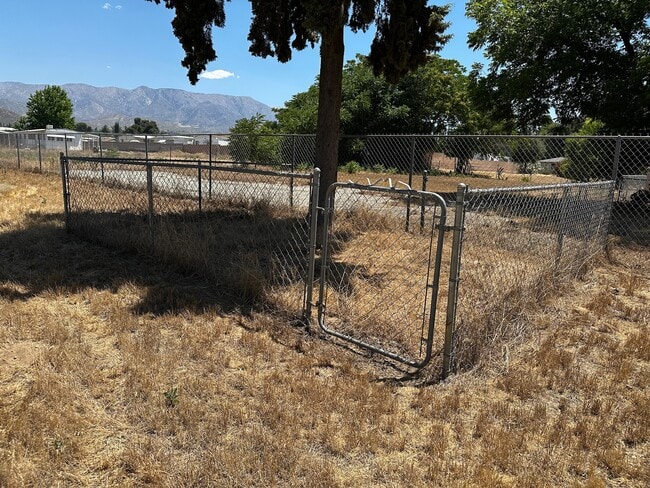 Building Photo - Cherry Valley 1