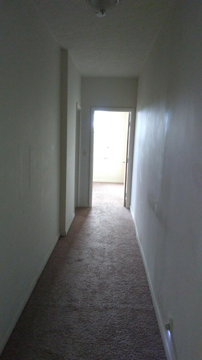 Building Photo - 1618 Dewey Ave