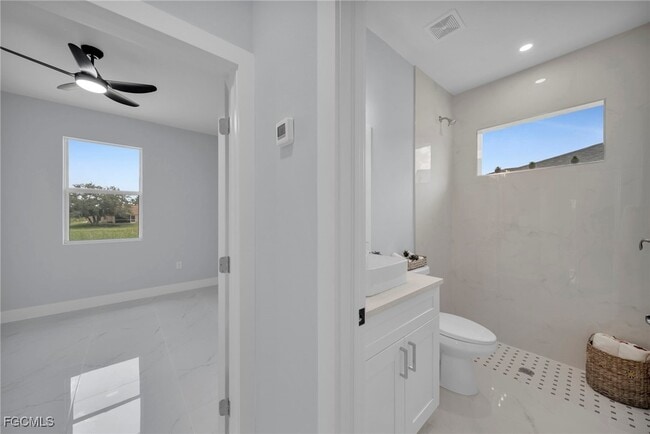 Building Photo - 3706 16th St W