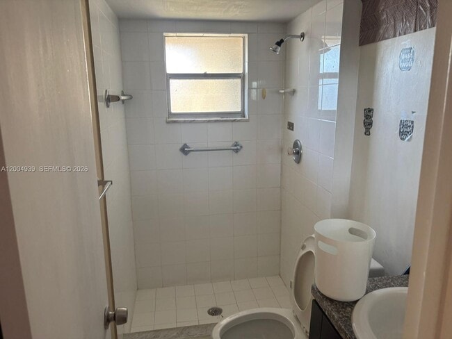 Building Photo - 1880 N Congress Ave