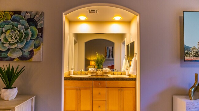 Building Photo - 53220 Avenida Navarro