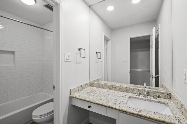Building Photo - 12848 Westleigh Dr