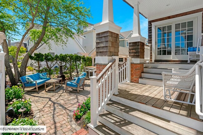 Building Photo - 565 Trout Ave