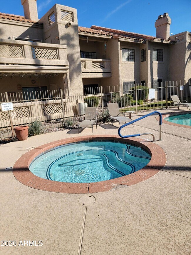 Building Photo - 930 N Mesa Dr