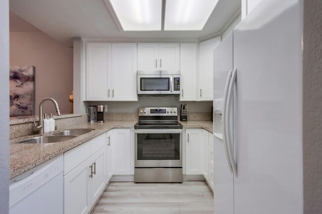 Building Photo - 2226 River Run Dr
