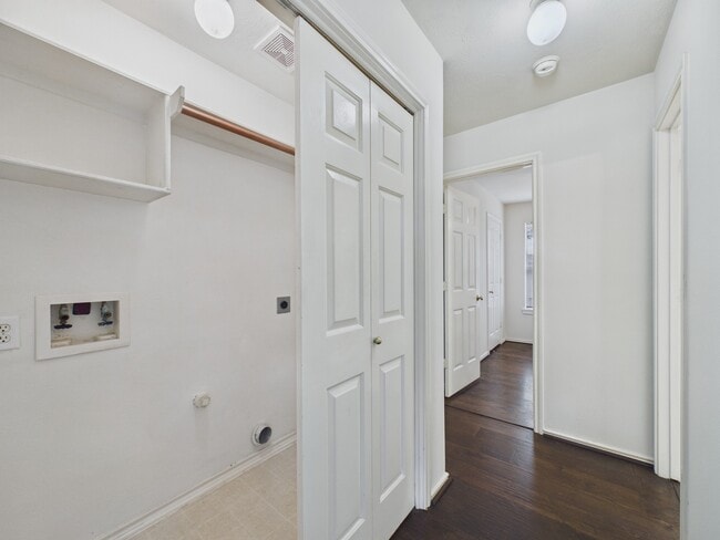 Building Photo - 1151 Andover Dr