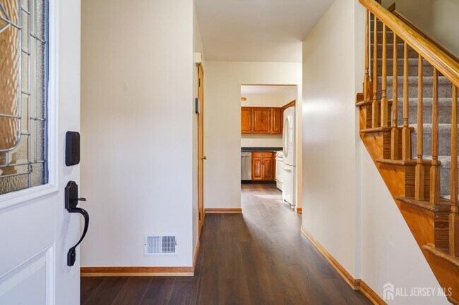 Building Photo - 11 Lenox St