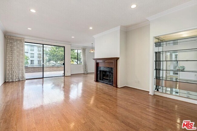 Building Photo - 1201 S Roxbury Dr