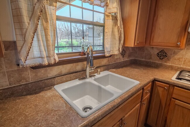 Building Photo - Adobe beauty in New Mexico South County Valley