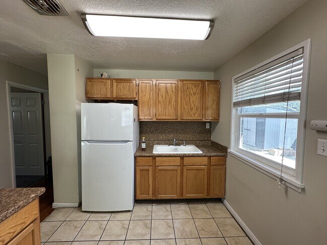 Building Photo - 1296 Buccaneer Dr