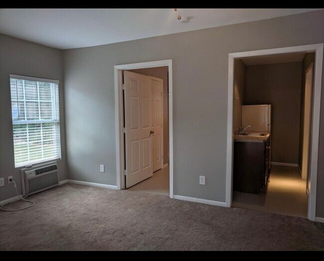 Building Photo - Charming and well-maintained home in the highly desirable Lakewood area of Dallas!