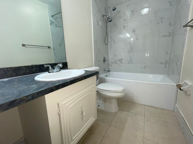 Building Photo - 5953 NW 25th Ct