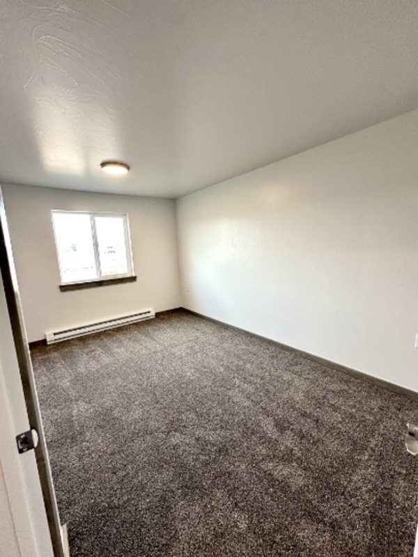 Building Photo - 3181 Queen Anns St