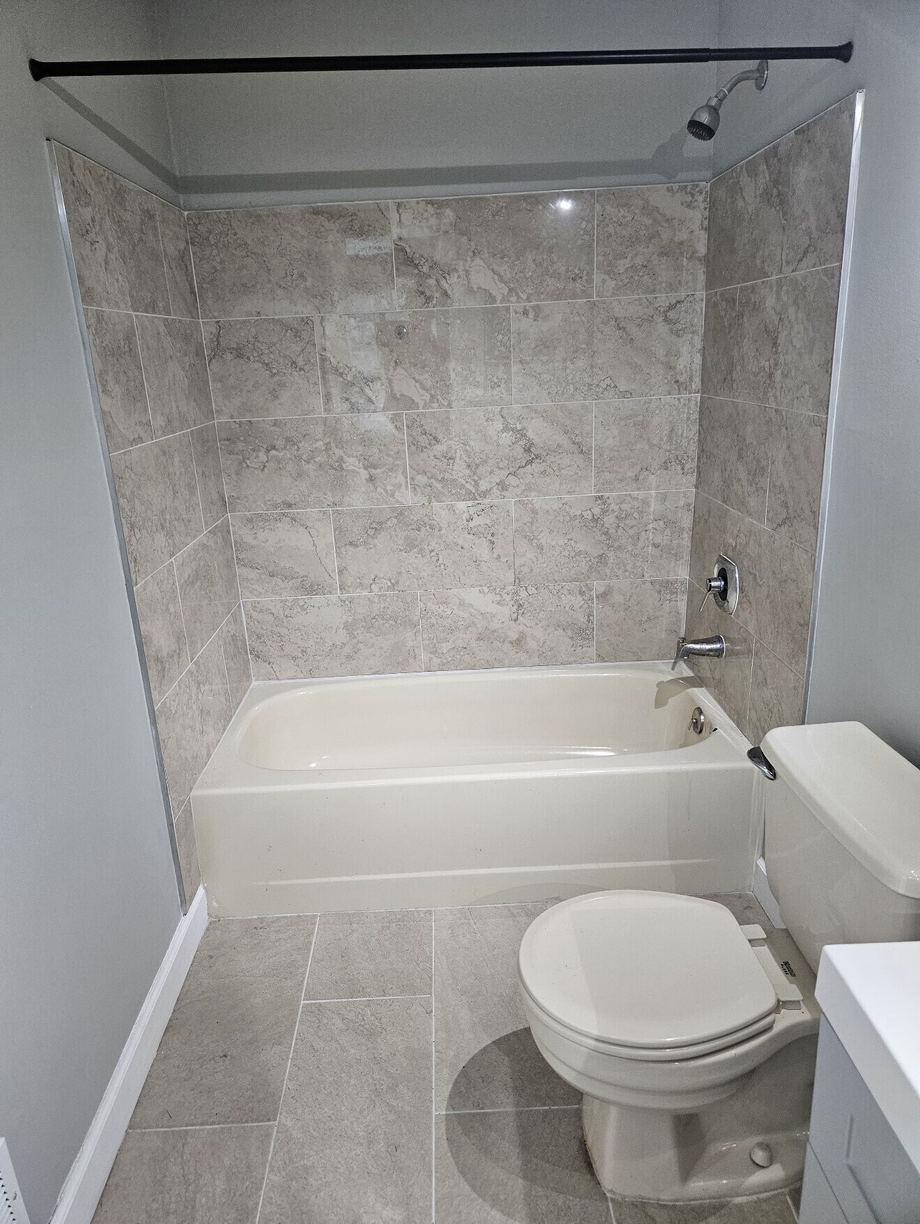 Secondary Bathroom - 53 Juniper Way