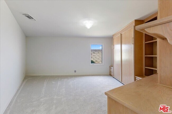 Building Photo - 18244 Coastline Dr