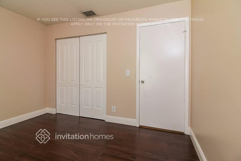 Building Photo - 6232 Country Fair Cir