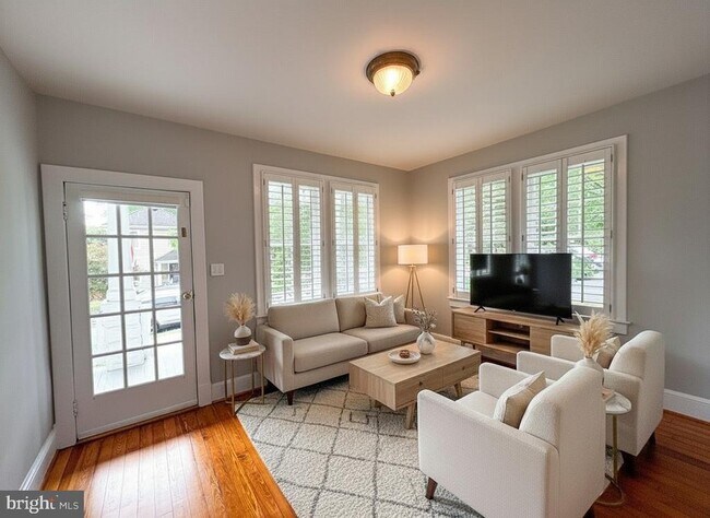 Building Photo - 27 W Wyatt Ave