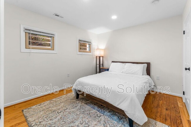 Building Photo - 5461 Grove Ridge Way