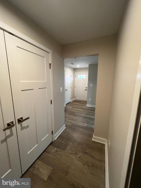 Building Photo - 1550 Adamson Wy