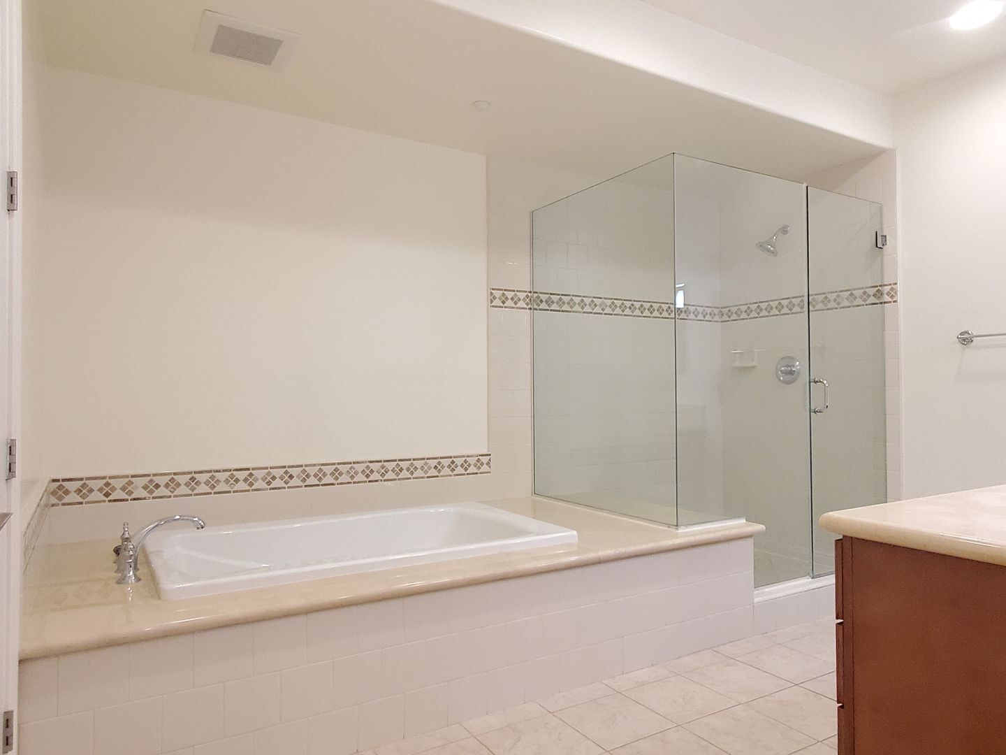 Building Photo - 2881 Meridian Ave