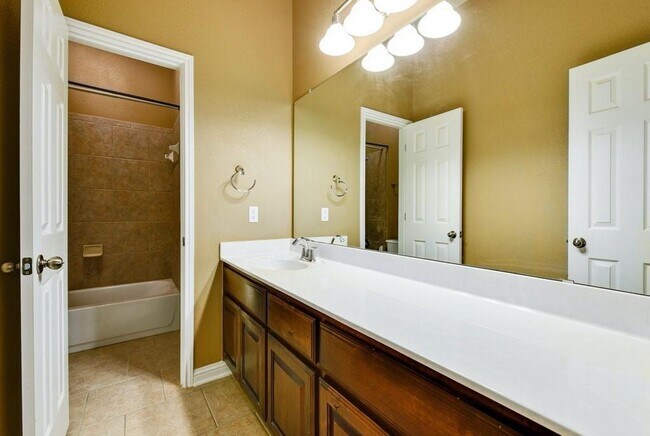 Building Photo - 1614 Hidden Springs Path