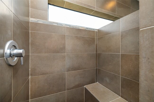 Building Photo - 5012 Cornish St