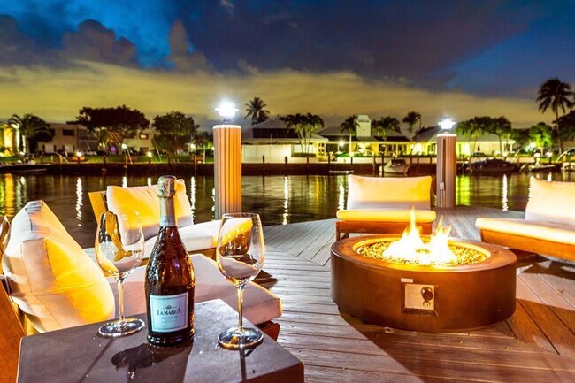 Primary Photo - 6541 NE 20th Ave