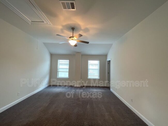 Building Photo - 716 Expedition Way