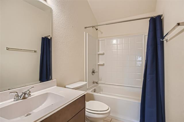 Building Photo - 805 Woodmark Dr