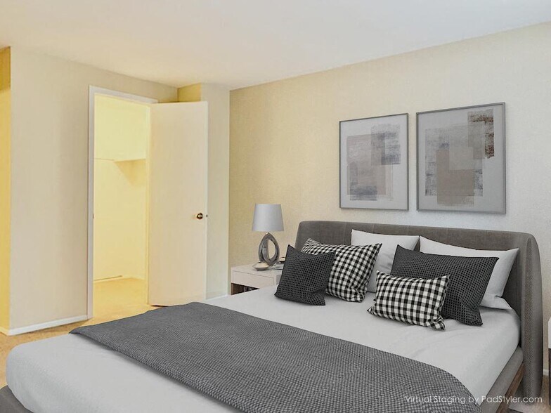Primary Photo - Foxcroft Townhomes