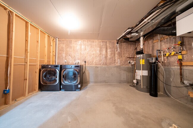 Building Photo - 15222 Emory Ave