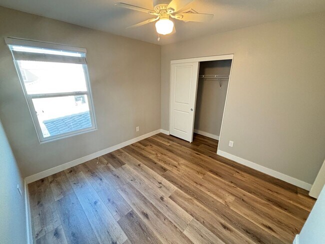 Building Photo - Stunning 3Bed/2Bath/2Car Townhome located in the N. Las Vegas/Tule Springs area!