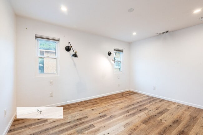 Building Photo - Spacious 4-Bed, 3-Bath Home in Los Angeles – Includes 2 Suites