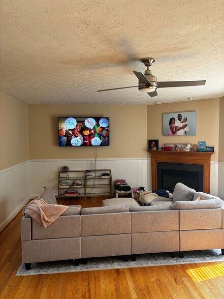 Building Photo - 420 Patriots Way