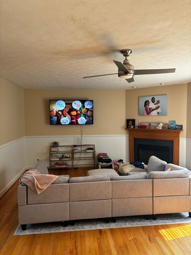 Building Photo - Spacious 4BR, 3.5 Bath House in Elkton