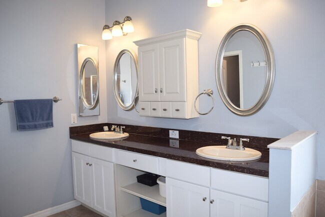 Building Photo - 7803 Blue Spring Dr