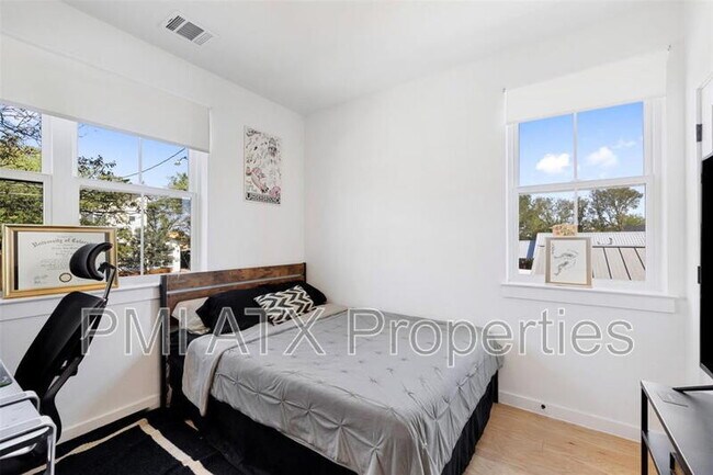 Building Photo - 5007 Lott Ave
