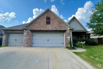 Building Photo - 3640 W Bowling Green Pl