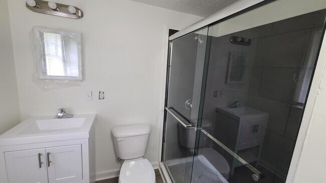 Building Photo - 172 Randall Ave