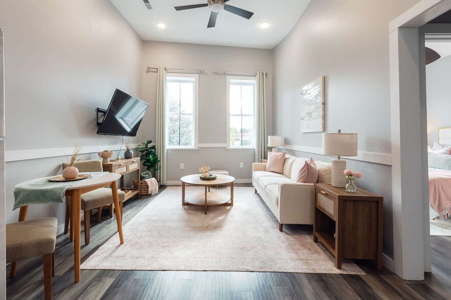 Building Photo - 117 Spring St