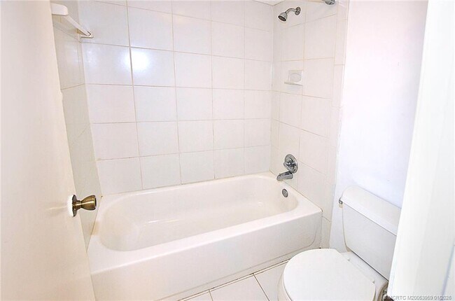 Building Photo - 950 S Kanner Hwy