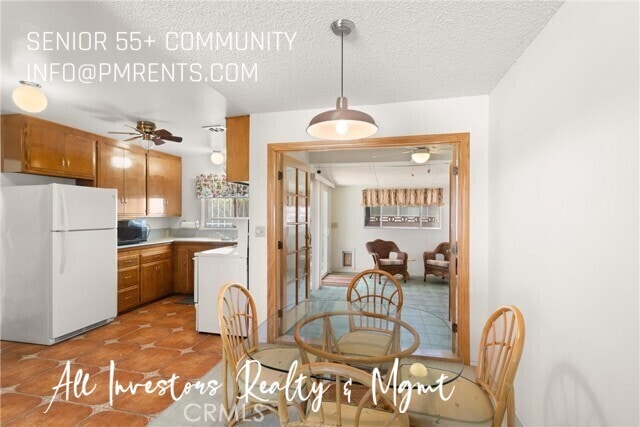 Building Photo - 880 S Ramona St