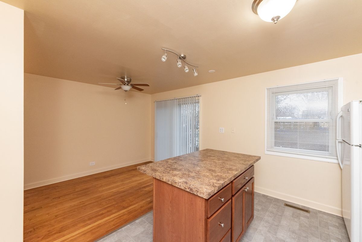 Building Photo - 820 N Milwaukee Ave