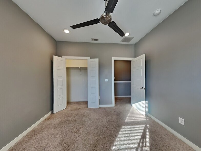 Building Photo - 1553 Fiji St