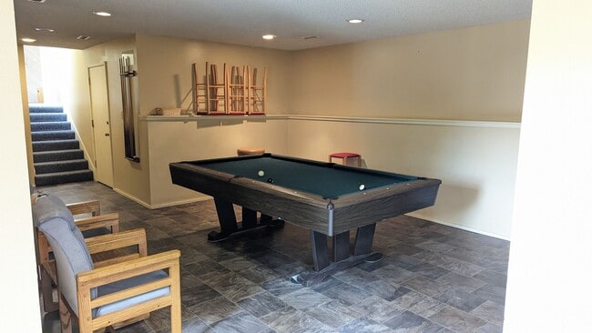 Building Photo - 10819 NE 37th Pl