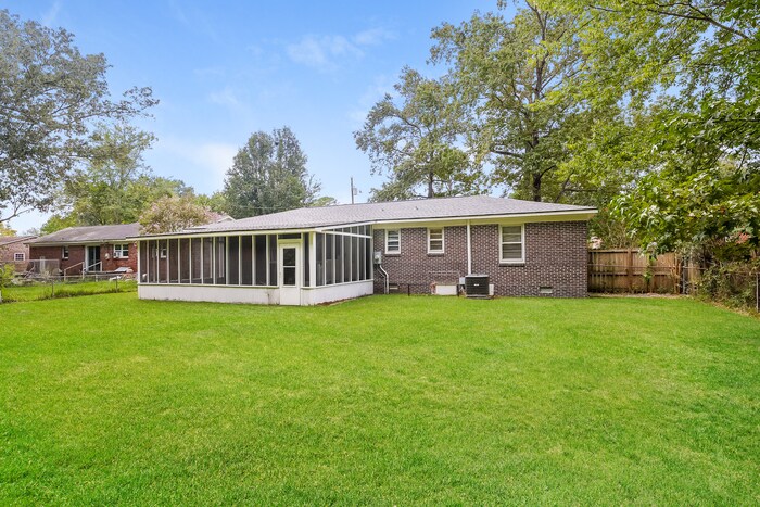 Building Photo - 212 Jean Wells Dr