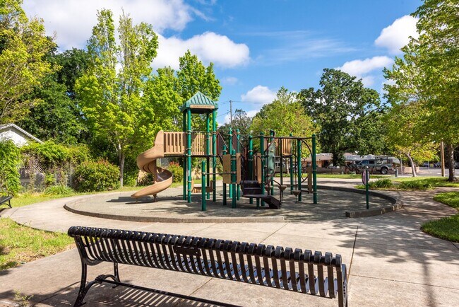 Building Photo - 10 3rd. Street