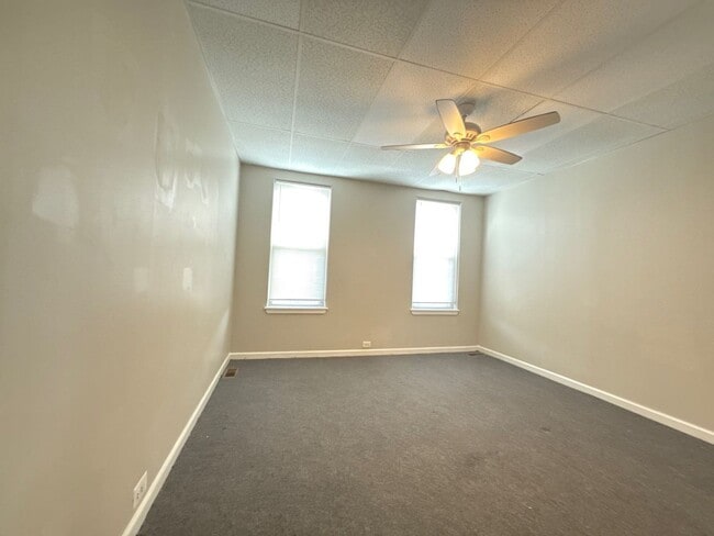 Building Photo - Three Bedroom Home In Baltimore