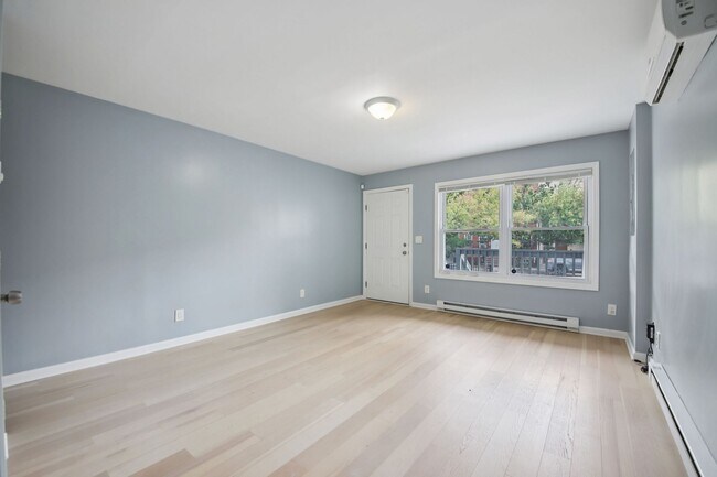 Building Photo - 259 Pine St