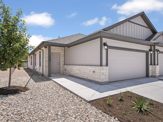 Building Photo - "Charming 3-Bed Condo Retreat with 2 Full Baths – 1475 Sq Ft of Comfort in Georgetown, TX!"